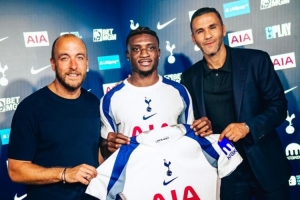 开云体育下载-热刺新援库杜斯:想娱乐球迷,帮助球队在英超和欧冠中走得更远