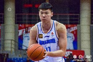 开云体育下载-不太行！范子铭10中5拿到10分3板 出现2失误5犯规