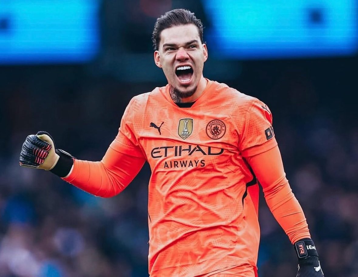 开云体育下载-罗马诺:那不勒斯上周尝试签下门将埃德森,但被终止