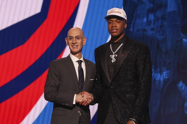 开云体育下载APP-近4年3次!雷霆连续两年有菜鸟赛季报销!上赛季托皮奇0出场夺冠