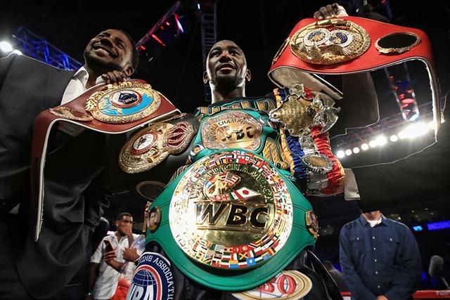 开云体育下载网址-陪练证言难掩力量鸿沟:克劳福德靠磨点求生,阿瓦雷兹胜算仍占优