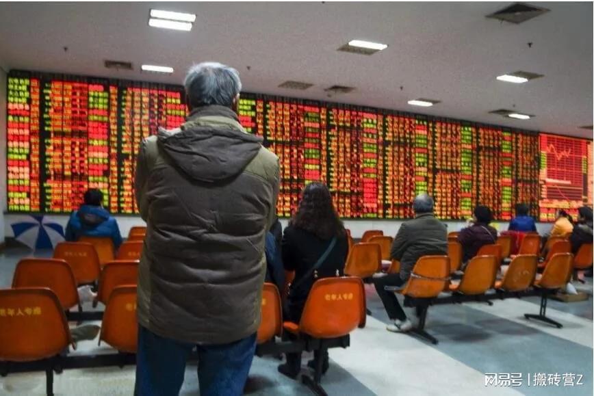 7个行业,真的顶不住了!裁员、倒闭、转行潮一波接一波