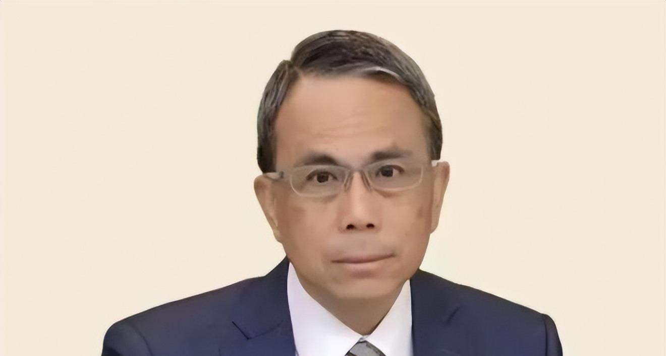 开云体育下载网址-2909亿身价有何用?97岁的李嘉诚无力回天,两个60岁儿子已成心病