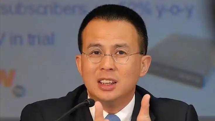 开云体育下载网址-2909亿身价有何用?97岁的李嘉诚无力回天,两个60岁儿子已成心病