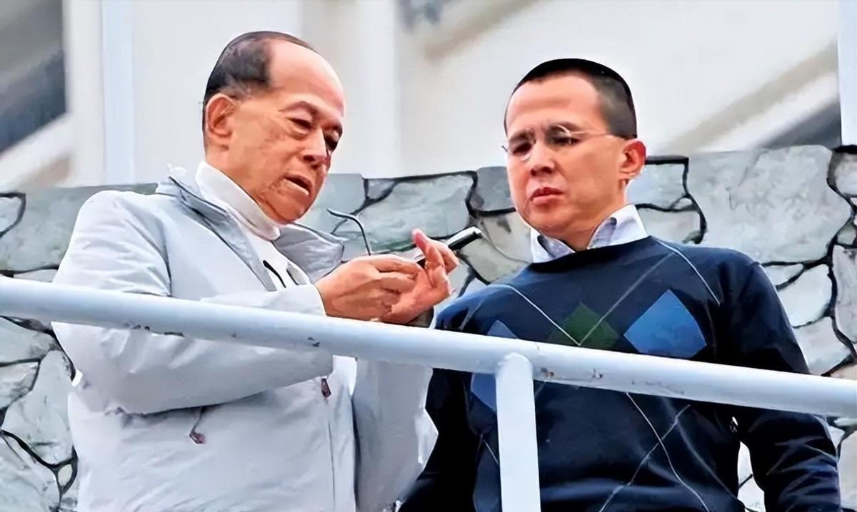 开云体育下载网址-2909亿身价有何用?97岁的李嘉诚无力回天,两个60岁儿子已成心病