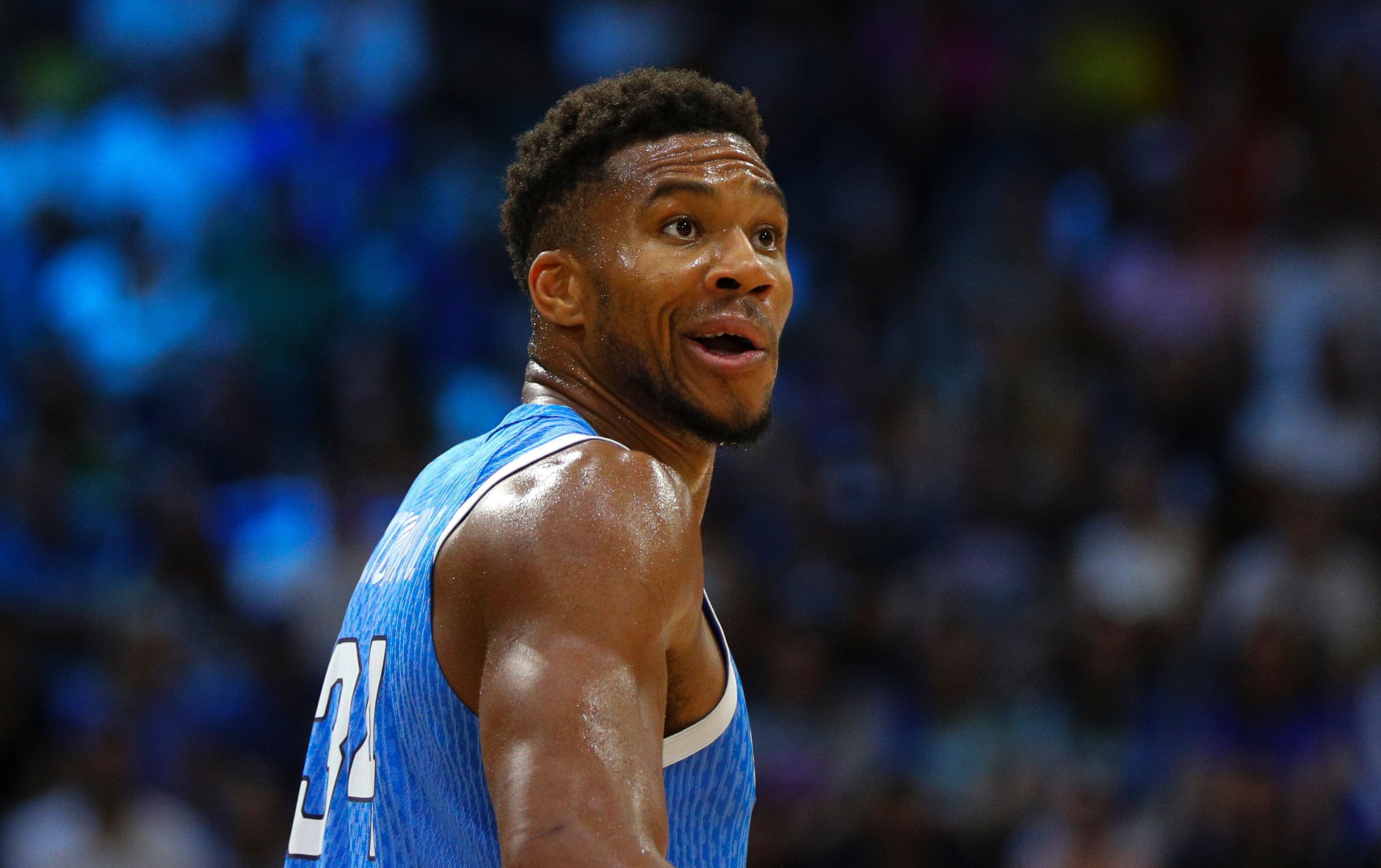 开云体育下载APP-字母哥小组赛场均27.7分 投篮命中率69.6%超越罚球准星