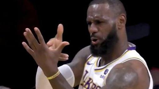 开云体育下载网址-东契奇38分13板10助攻湖人逆转掘金，穆雷28分想念约老师