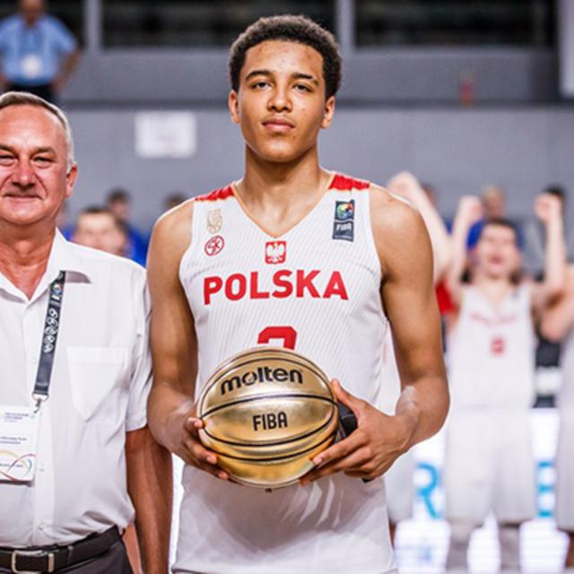 开云体育下载网页版-【人物】发色醒目的马刺10号 索汉凭什么俘获圣城？