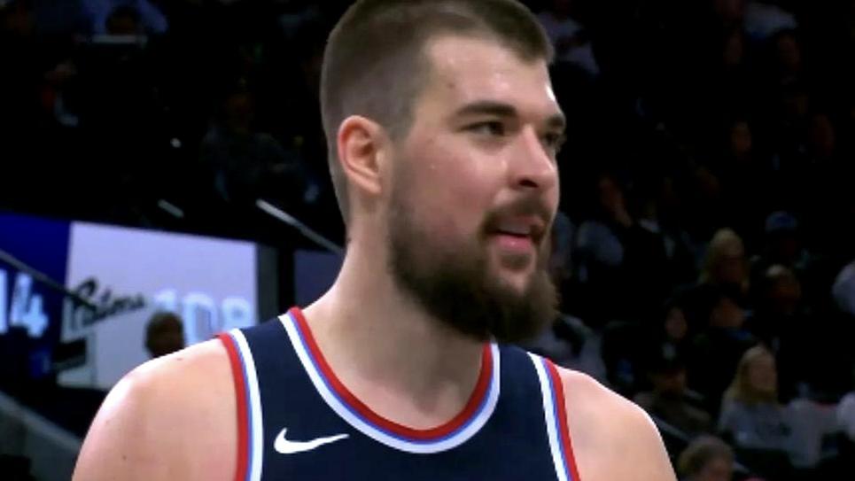 开云体育下载网页版-卡登42分快船战胜湖人,东契奇32分湖人防守一塌糊涂